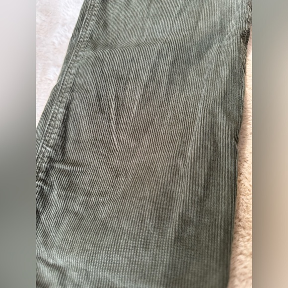 American Eagle 90’s straight corduroys. Size 0 - Picture 3 of 9
